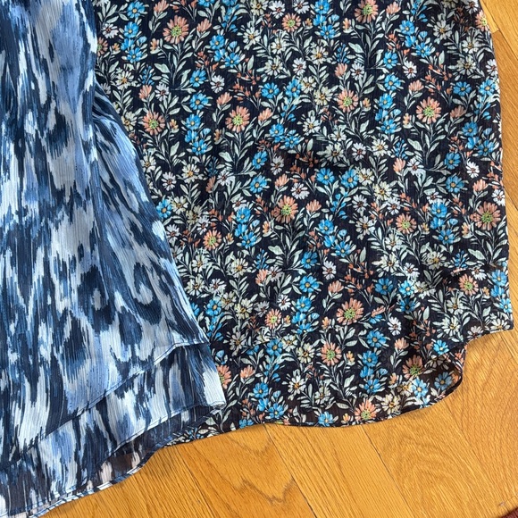 Cristina B Sleeveless Tops - Picture 4 of 6